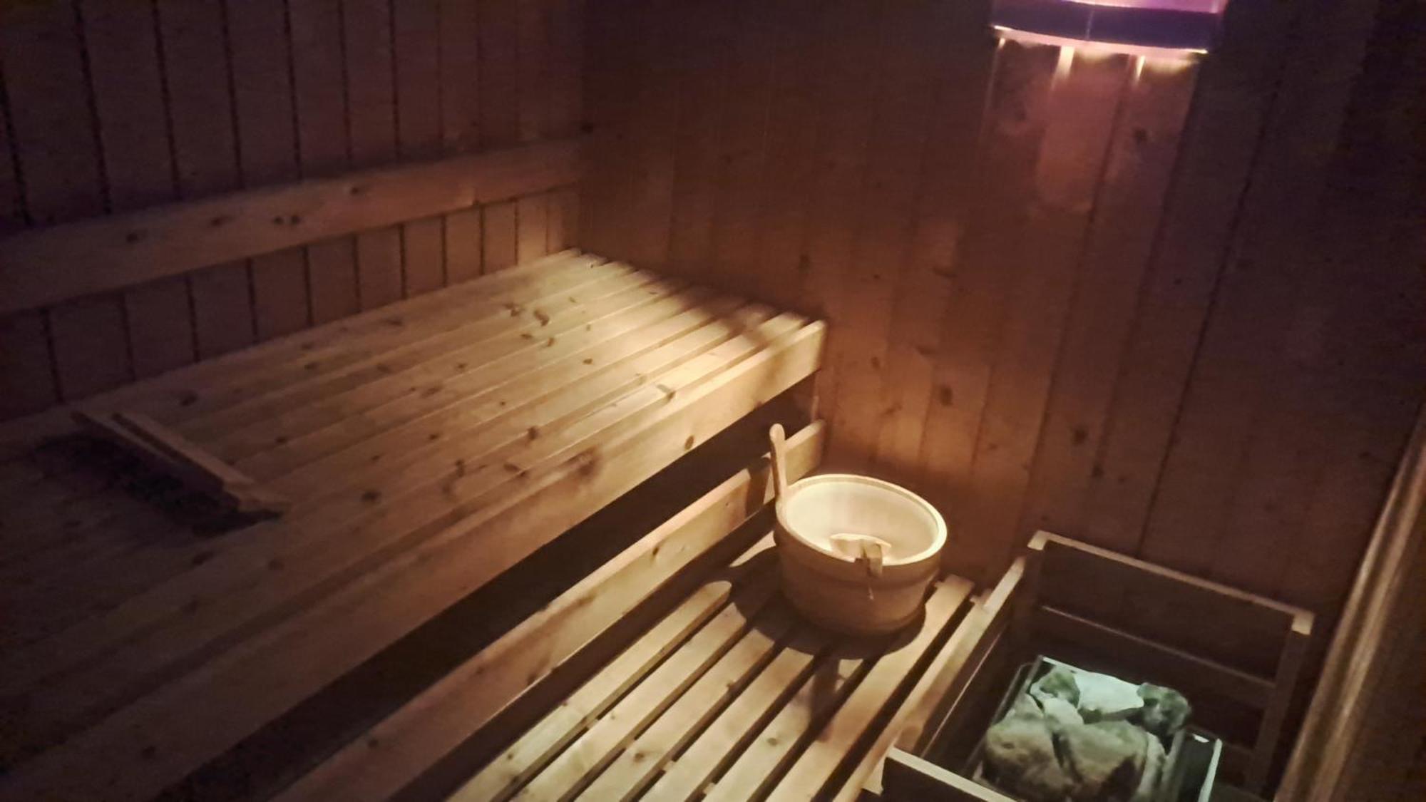 Apartmenthaus Mit Sauna Und Whirlpool Крефельд Экстерьер фото